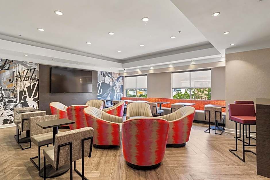 Holiday Inn Baton Rouge College Drive I-10 By IHG