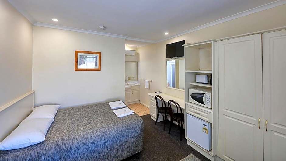 Coachman Hotel Motel