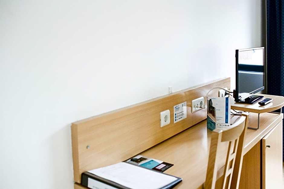 Puerta de Santillana