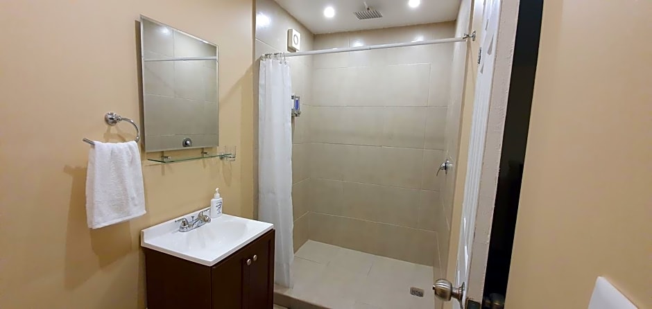 Costero Inn - Not Hotel -