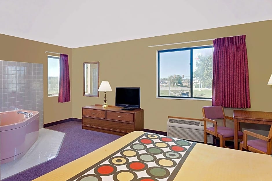 Super 8 by Wyndham Dyersville