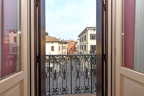 Family Two-Bedroom Apartment with View