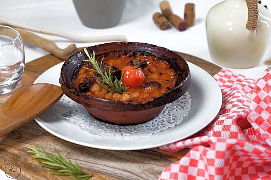 Logis hôtel et restaurant La Bastide Cabezac