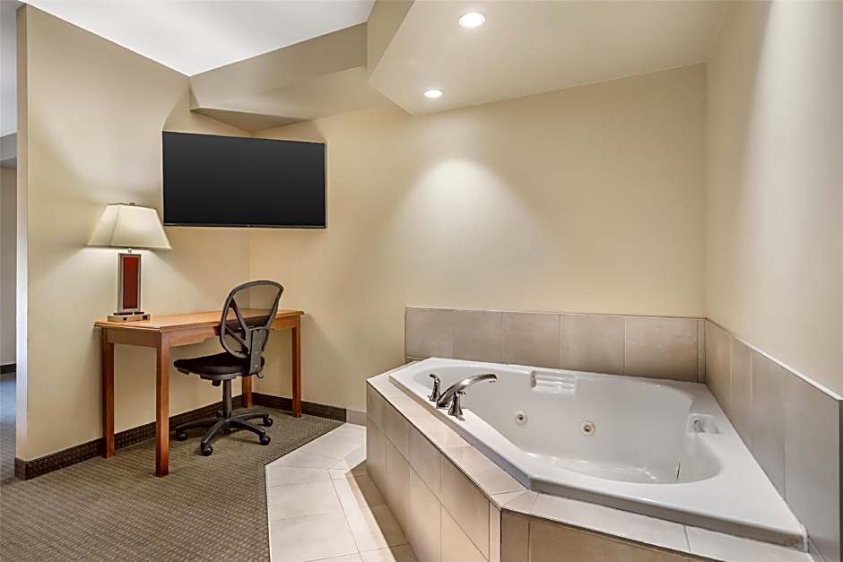 Best Western Plus Service Inn & Suites