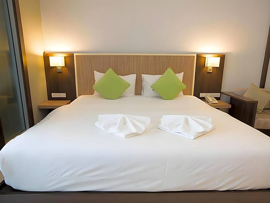 April Suites Pattaya