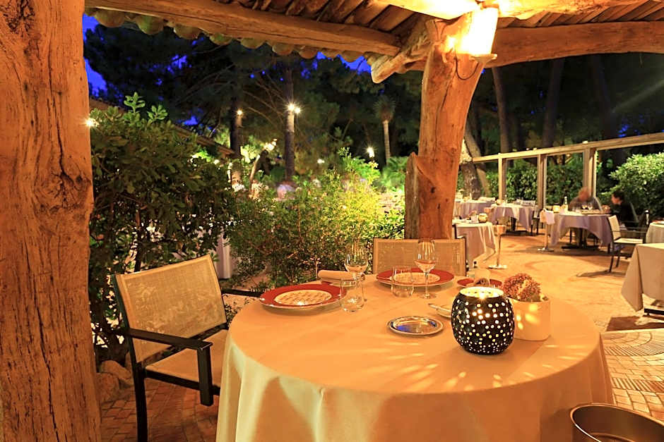 Grand Hôtel De Cala Rossa & Spa Nucca