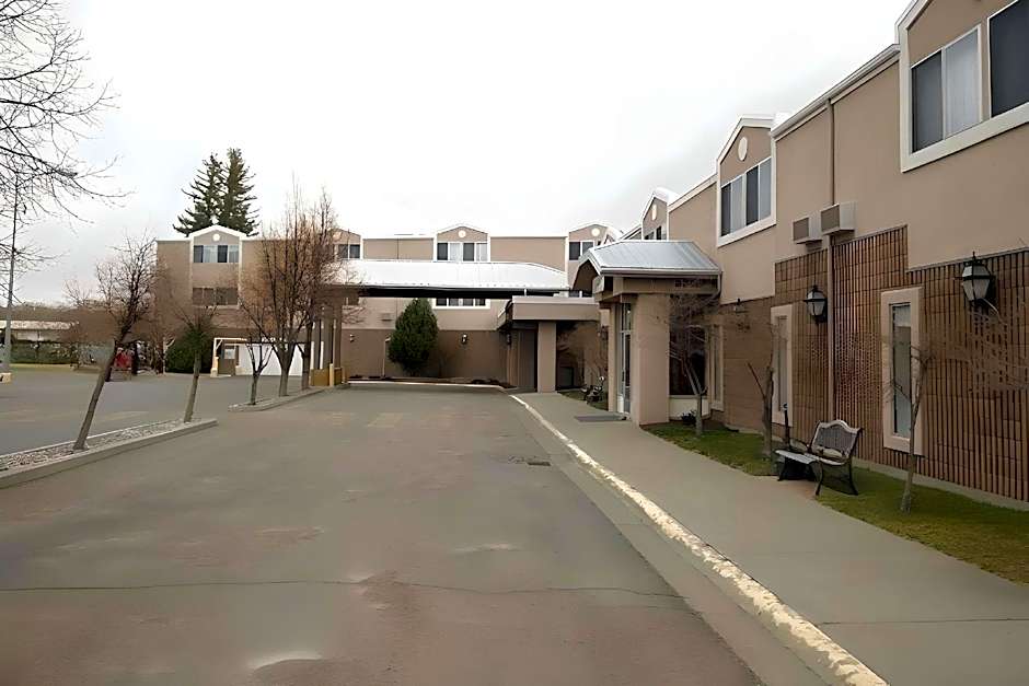 Yellowstone Park Inn and Suites