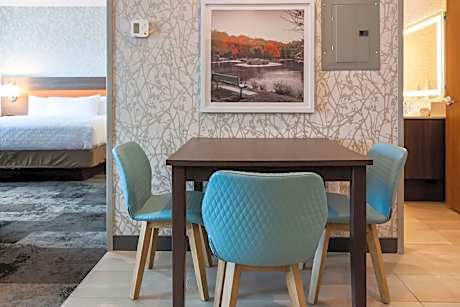 1King Accessible Bathtub Suite