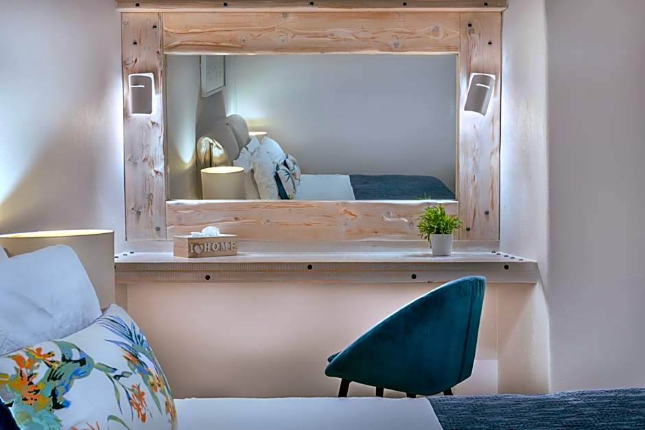 Athermi Suites - Adults Only