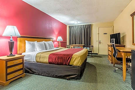 1 King Bed, Smoking