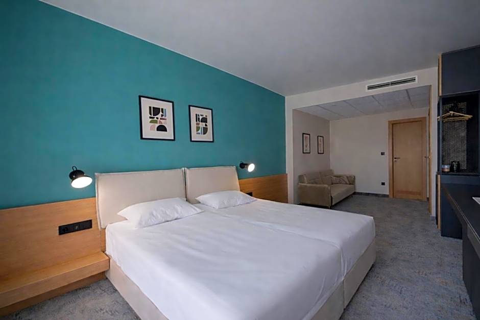 B1 Downtown Hotel