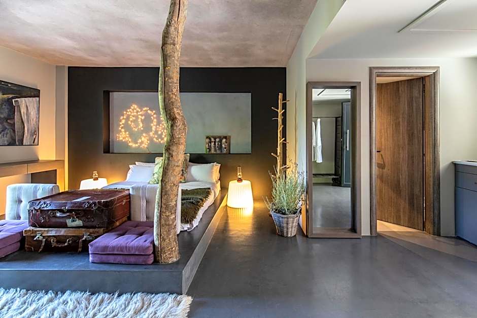 Oniropetra Boutique Hotel