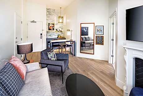 Andaz Deluxe Suite