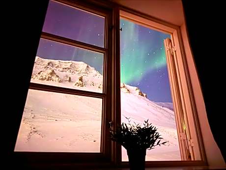 Gjestehuset 102 - your home away from home!