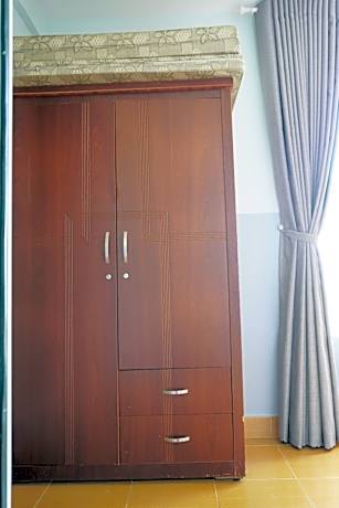 Super Deluxe Family Room