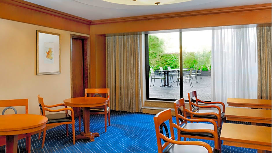 Cardo Roma, Autograph Collection