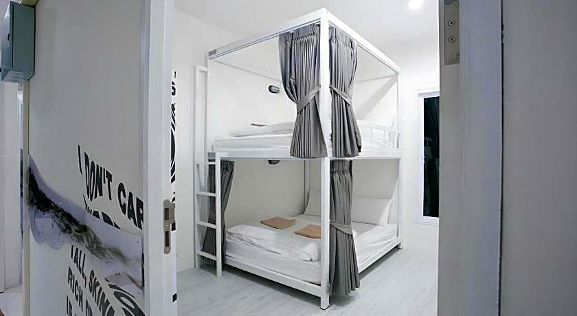 The Street Hostel Koh Lipe