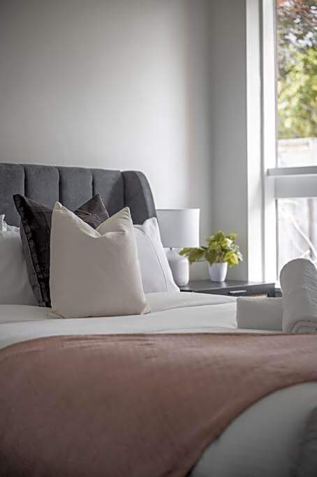 Ultra-convenient 2 Bedroom Gem at Chadstone