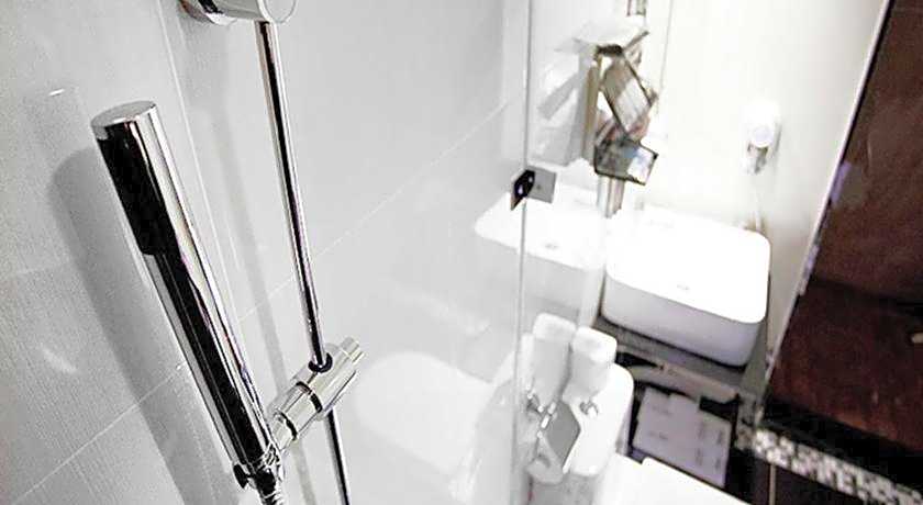 Royal Group Hotel Ho Yi Branch