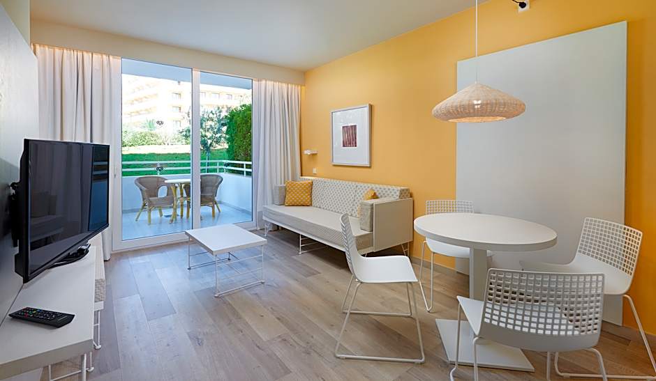 APARTMENT STANDARD 2 ADULTS + 1 YOUNG — 3 fotoğraftan 1. fotoğraf