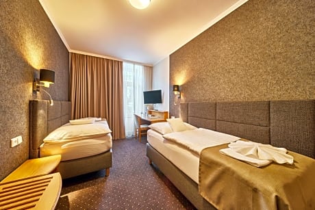 Double or Twin Room ***