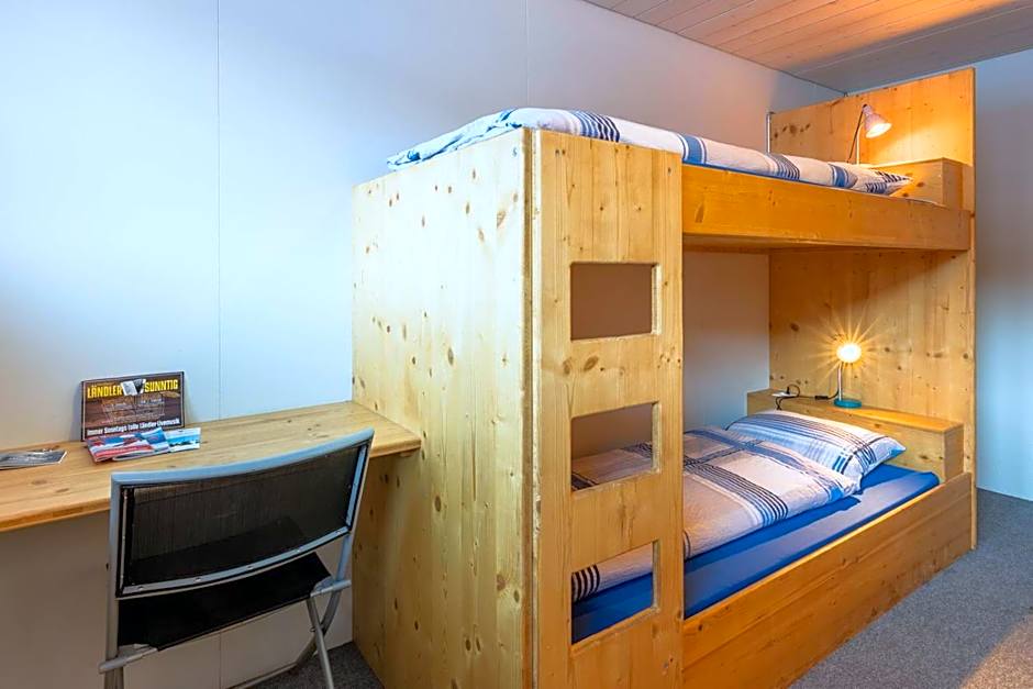 Mountain Lodge Backpackercamp