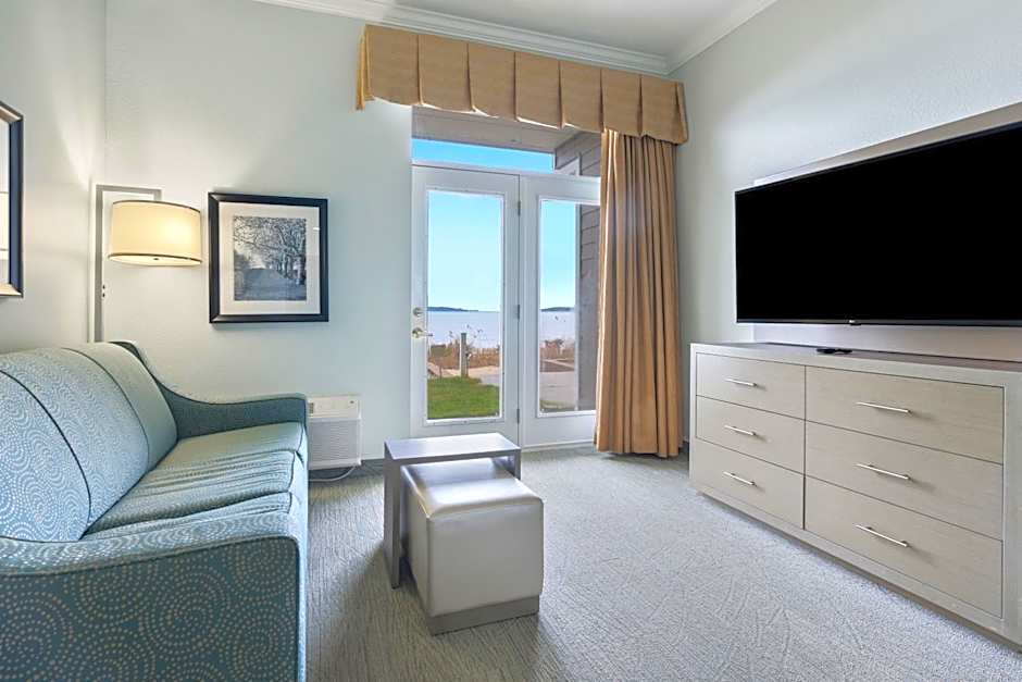 Cherry Tree Inn & Suites