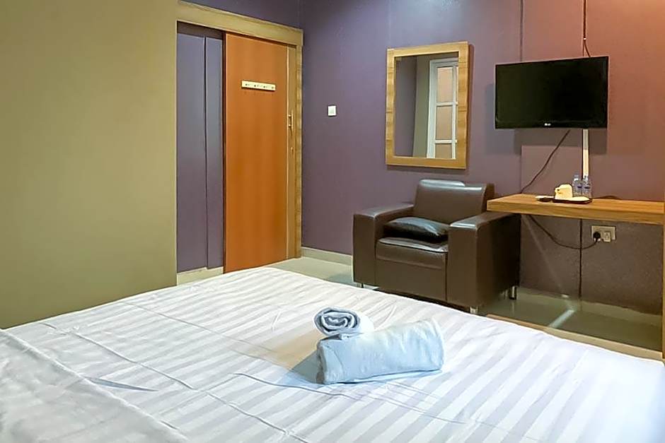 RedDoorz Syariah @ Jl D I Panjaitan Batu 7 Tanjung Pinang