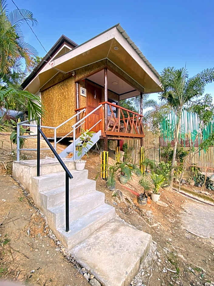 MiL's Hillside Tourist Inn