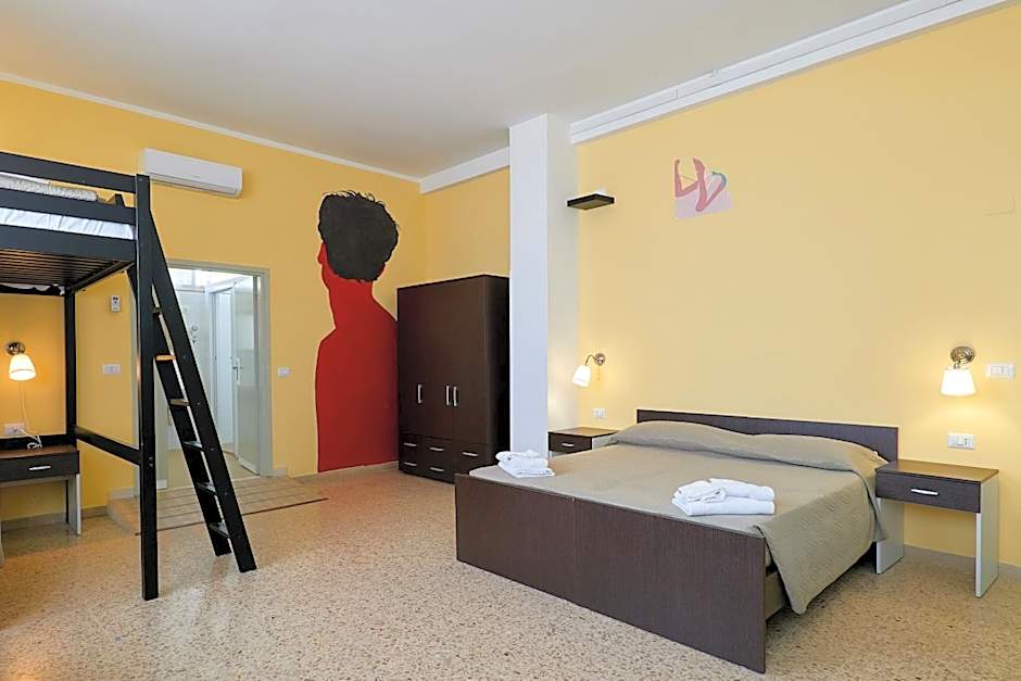 Soleē, Family Holidays & Hostelling