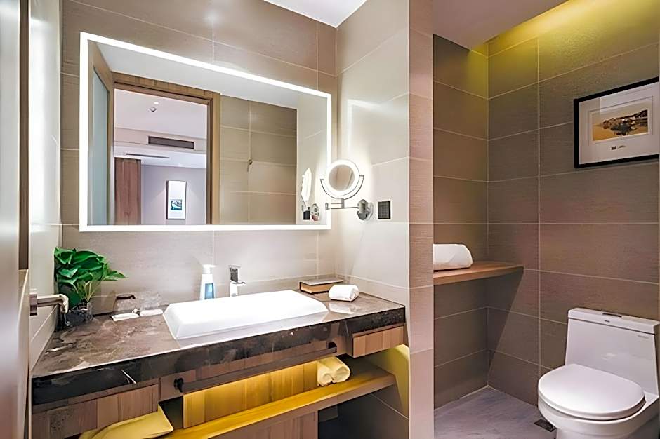 Atour Hotel (Yiwu International Trade City)