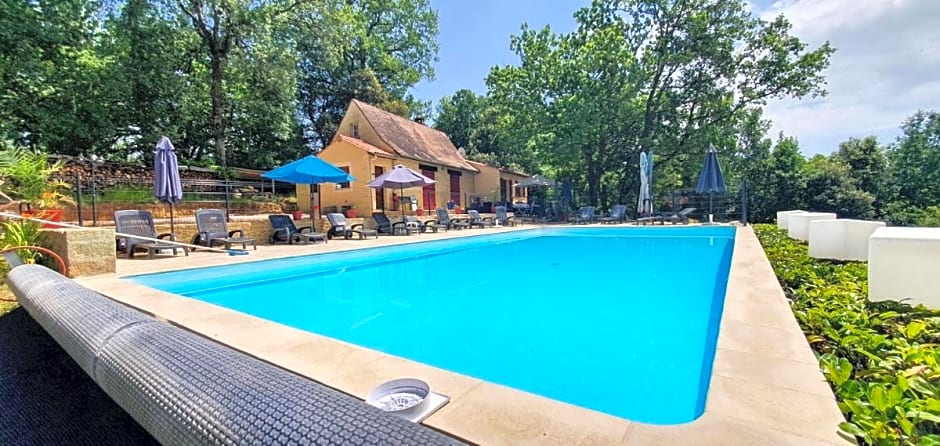 Gîte le nieudegat chambre et table d'hôte piscine climatisation proche de Sarlat au coeur de la nature