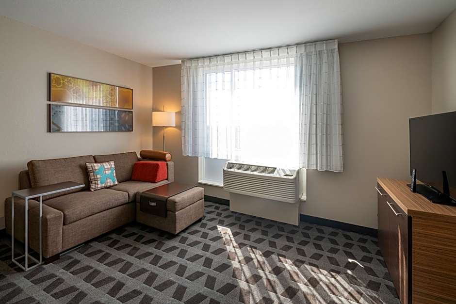 TownePlace Suites by Marriott Milwaukee Oak Creek