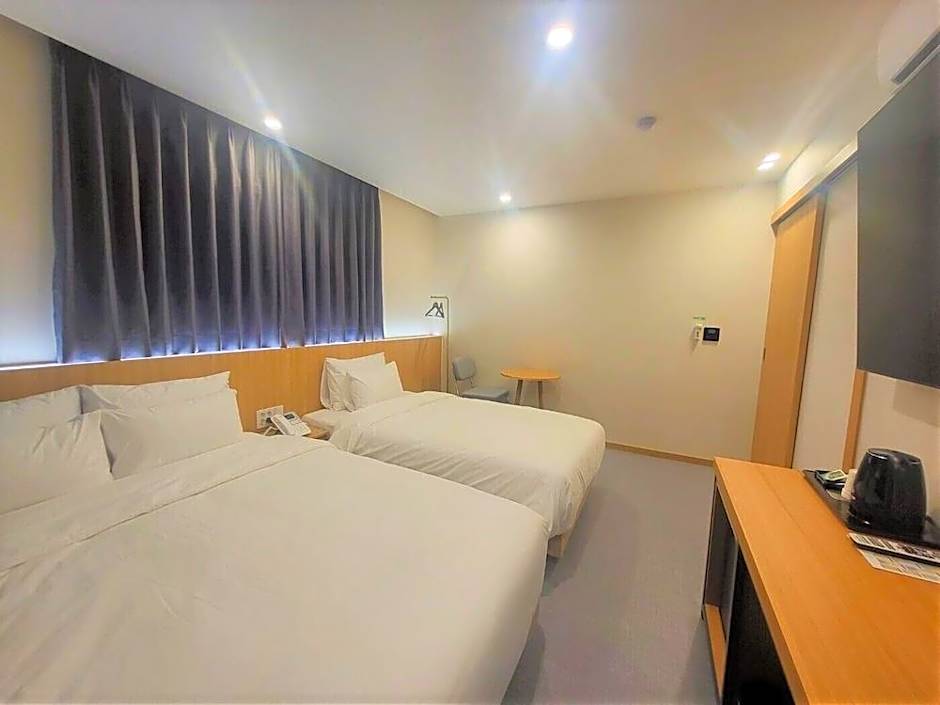 Changwon Palyongdong Hotel Leo