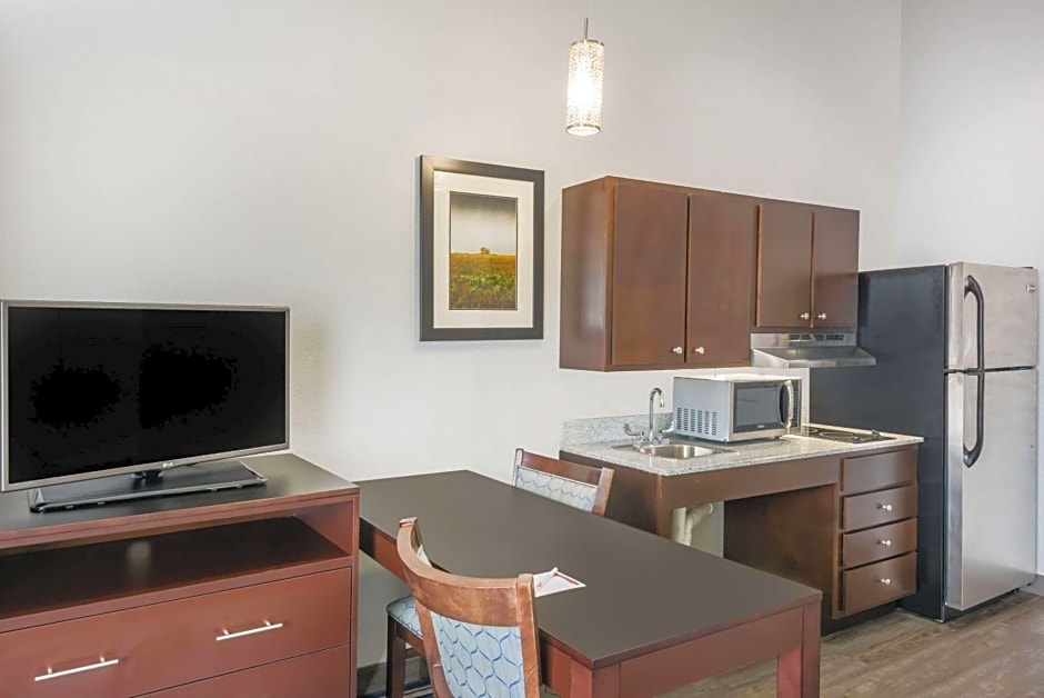 Hawthorn Suites By Wyndham Midland