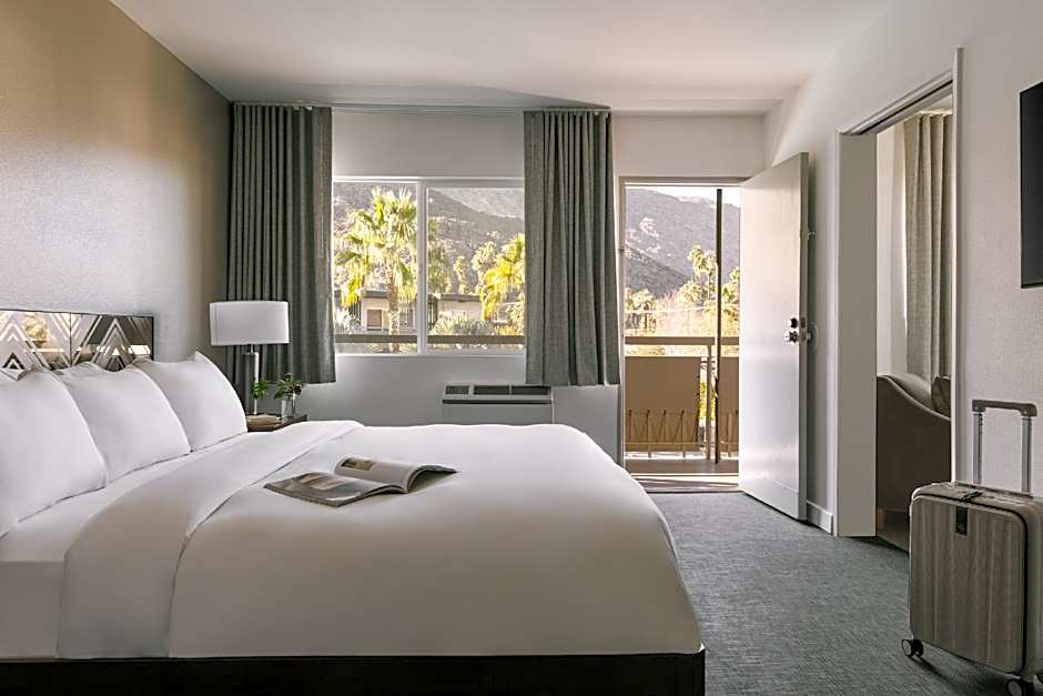 Sonder at V Palm Springs