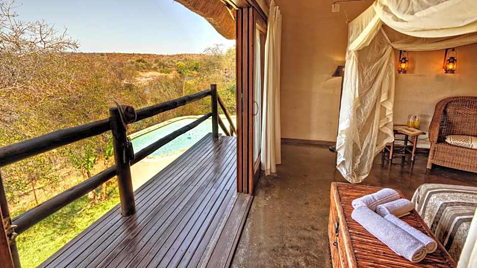 Nyati Safari Lodge