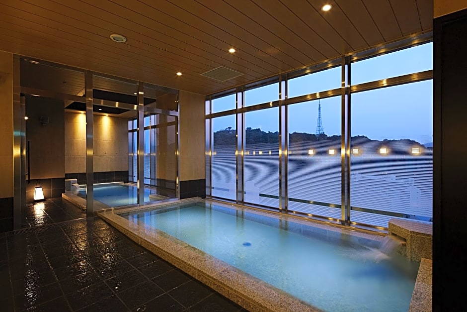 Candeo Hotels Matsuyama Okaido