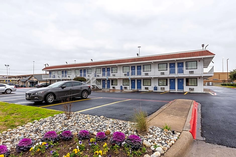 Motel 6 North Richland Hills, TX