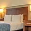 Comfort Inn & Suites Levittown