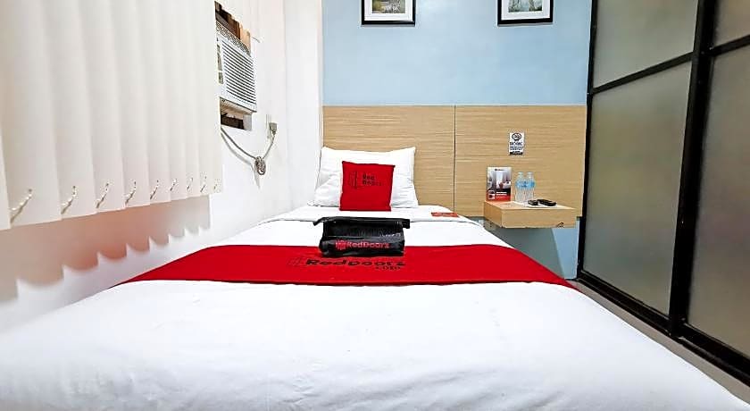 RedDoorz near Trade School Gensan