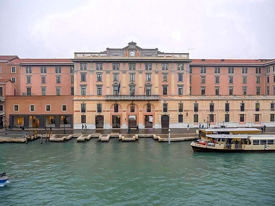 Hotel Canal & Walter