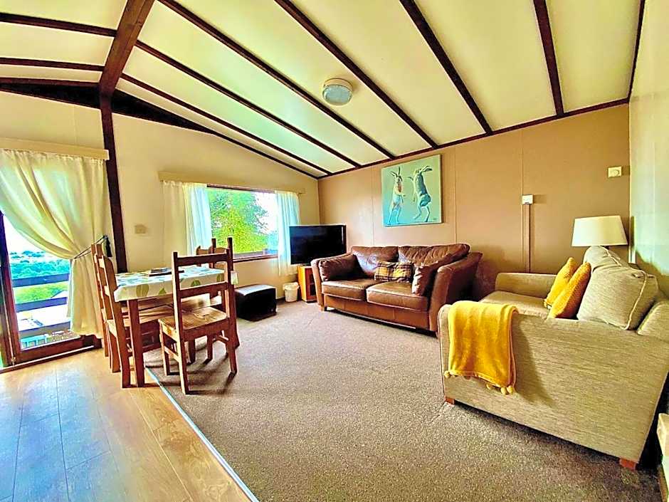 The Raddle Inn Log Cabins