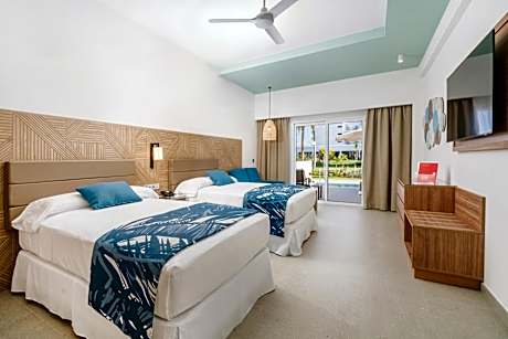 Swim-up double room