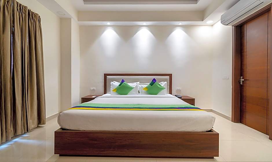 Hotel La Mirage Noida