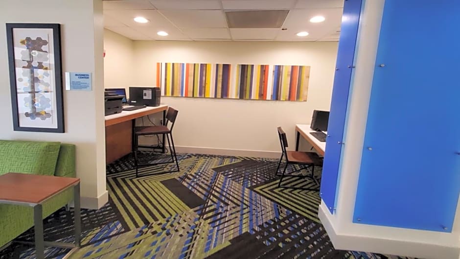 Holiday Inn Express & Suites Arlington North – Stadium Area by IHG