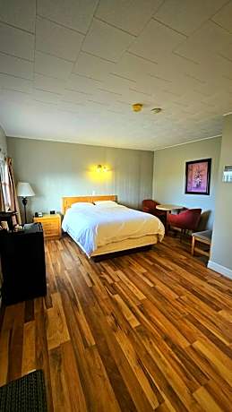 Queen Room - Disability Access