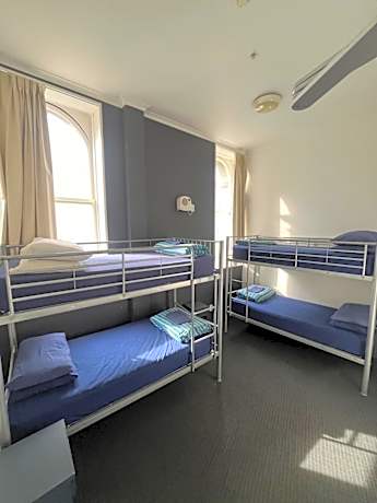 Bed in 6-Bed Mixed Dormitory Room