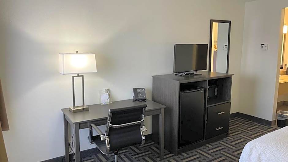 La Quinta Inn & Suites by Wyndham Cincinnati North