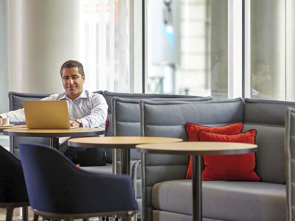 Mercure Paris La Défense Grande Arche Hotel